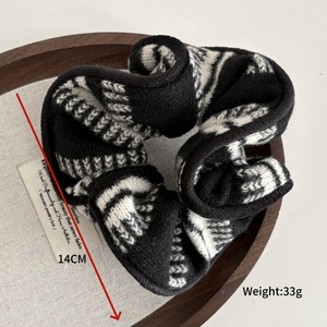 ยางรัดผมแบบถักทอสีทึบแนววินเทจ - Product Image 3