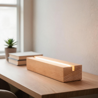 Cargador de Pared de Doble Puerto con Carga Rápida USB-C y Lightning, Ideal para iPhone y iPad, para Hogar, Oficina y Viajes, Base de Madera con Lámpara