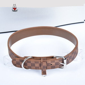 Pu Lederen Hondenhalsband Elegant En Duurzaam Aanpasbare Kleuren Maten Voor Kleine Tot <span class=keywords><strong>Extra</strong></span> Grote Huisdieren Met Elegante Bontdecoratie - Product Image 3