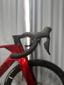 Bicicleta de Carretera Aerodinámica de Fibra de Carbono 700c, 24 Velocidades, Frenos de Disco Hidráulicos, Ruedas de Aluminio, Ligera, Económica, K2 - Product Image 6