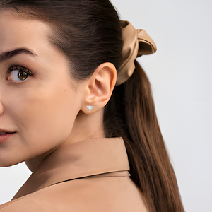 ต่างหูแบบติดหูทรง Trillion Cut ประดับเพชรเลี้ยงในห้องปฏิบัติการ 1.00 กะรัต ชุบทอง 10K ดีไซน์หรูหราเปล่งประกาย เหมาะเป็นของขวัญสำหรับผู้หญิง สวมใส่ได้ทุกวัน - Product Image 5