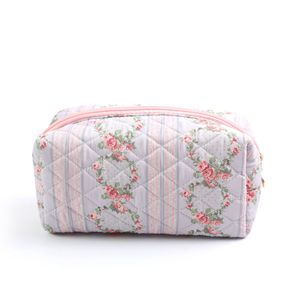 Bolsa de Maquillaje Portátil de Gran Capacidad con Diseño Floral Fresco y Lindo para Niñas, con Lazo - Product Image 2