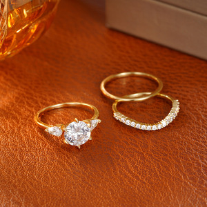Set di Tre Anelli Geometrici a Goccia per Donne, Gioielli di Moda per Fidanzamento e Matrimonio - Product Image 5