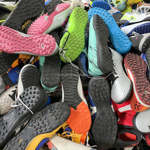 Venta al por Mayor de Zapatos Usados de Segunda Mano Botas de Fútbol de Marcas Famosas Tacos Altos y Bajos en Pacas Mixtas Suministro Directo de Fábrica - Product Image 4