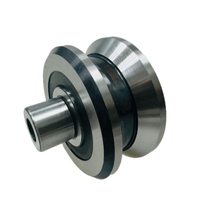 Rodillo de Cadena FR25Z para Barras en V, Rodillo 900727 para Rieles en V, Servicio Mediano, Concéntrico, con Rosca Izquierda - Product Image 1