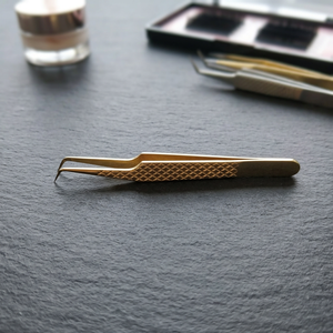 Pinzas de Precisión para Pestañas con Baño de Oro y Marca Personalizada, Punta Suave, Origen Pakistán, Modelo 627.0, Marcas de Belleza de Marca Privada Personalizadas - Product Image 2