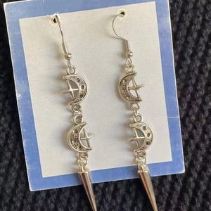 Pendientes con forma de luna y estrella para mujer, aretes colgantes góticos de acero inoxidable, estilo punk, joyería celestial alternativa, estilo 1, estilo 2 - Product Image 1