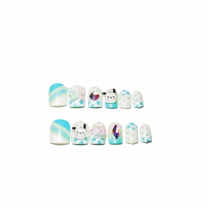 <span class=keywords><strong>Uñas</strong></span> Postizas Acrílicas Cortas Cuadradas <span class=keywords><strong>de</strong></span> Venta Caliente <span class=keywords><strong>con</strong></span> Base Rayada y Decoración <span class=keywords><strong>de</strong></span> Mariposa 3D para Citas <span class=keywords><strong>de</strong></span> Brunch y Fiestas en el Jardín - Product Image 1