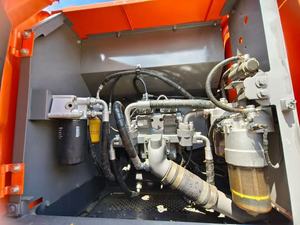 Excavatrice sur chenilles Hitachi ZX200 d'occasion de haute qualité, 20 tonnes, à prix avantageux, idéale pour les grands travaux de terrassement, en vente - Product Image 5