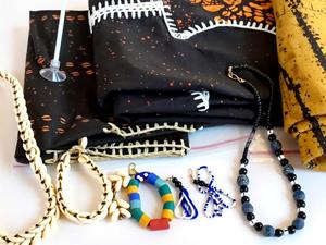 Robe en lin tricotée à la main, respirante, brodée, épaules dénudées, style bohème romantique pour les mariages et les vacances - Product Image 5