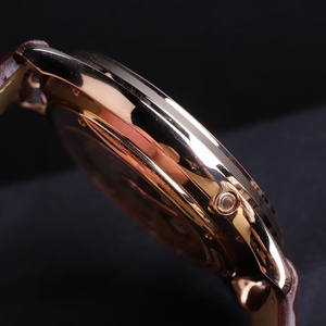 Reloj mecánico multifuncional para hombre de alta calidad con logotipo personalizado de diseñador, con caja de cristal de zafiro y correa de cuero. - Product Image 4