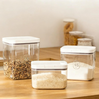 Grand récipient en plastique scellé avec couvercle pour le comptoir de cuisine ou le rangement dans les armoires, pour la farine, le riz et les céréales