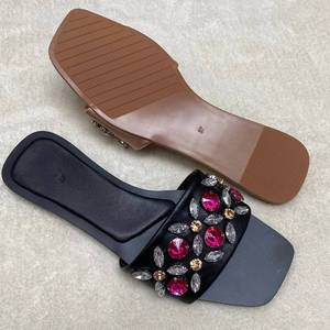 Babouches Femme Confortables et Antidérapantes avec Strass Colorés, Sandales Plates Fantaisie d'Été pour l'Extérieur - Product Image 5