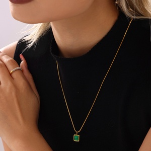 Collar Cuadrado de Acero Inoxidable con Baño de Oro de 18k, Joyería Impermeable para Mujer, Suministro Directo de Fábrica - Product Image 2