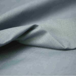 घरेलू वस्त्र के लिए छलावरण कपड़ा मध्यम वजन विरोधी स्टेटिक पे लेपित पॉलिएस्टर/रैयन हाई ड्रापिंग - Product Image 3