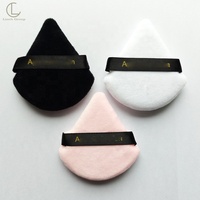 Maquillage cosmétique pour femmes Poudre pour visage Bouffée de maquillage Triangle douce personnalisée Poudre de maquillage pour elfe Cosmétique