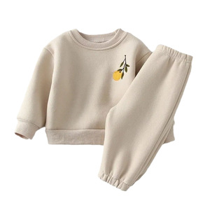 Set Invernale Casual 2 Pezzi per Bambine, Tuta da Jogging, Completo con Felpa Ricamata per Bambini - Product Image 1