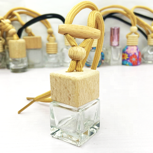 Botella de perfume de coche de vidrio cuadrado transparente de 8ml con tapa de madera-Difusor de aceite esencial colgante elegante para el hogar y el coche - Product Image 3