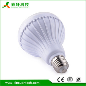 หลอดไฟ LED อัจฉริยะ RGB E27 พร้อมรีโมทคอนโทรล ใช้ไฟ AC 7W ปรับความสว่างได้ - Product Image 3