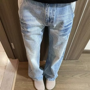 Pantalones vaqueros de hombre con dobladillo y detalles en el borde, corte recto, venta al por mayor - Product Image 3