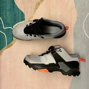 Zapatillas de senderismo impermeables de estilo lujoso, personalizables, unisex, antideslizantes, funcionales para montañismo y deportes. - Product Image 3