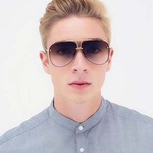 Gafas de Sol Cuadradas Clásicas Vintage para Mujer, Venta al por Mayor, Gafas de Sol de Piloto Metálicas con Protección UV400 para Hombre - Product Image 1