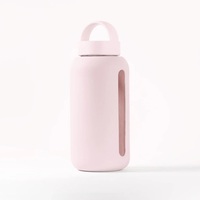 Bouteille d'eau en verre borosilicate incassable résistante à la chaleur de 600 ml et 800 ml avec manchon en silicone et couvercle à paille pour le sport