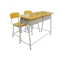 Ensemble de bureaux et chaises scolaires modernes en acier à bas prix pour les salles de classe universitaires, usage étudiant