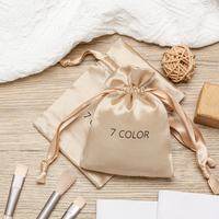 Sacs de rangement personnalisés en satin tendance or emballage de luxe pour perruque de sous-vêtements pochette anti-poussière en satin avec cordon de serrage