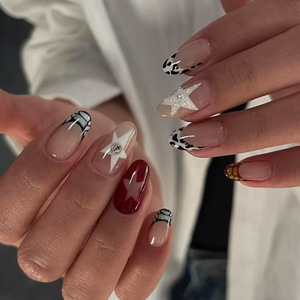 Faux ongles à presser en amande, motif crocodile français avec étoiles et perles, base nude, pour femmes, usage quotidien - Product Image 1