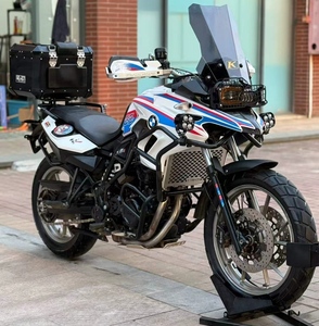 Utilisé pour la <span class=keywords><strong>BMW</strong></span> <span class=keywords><strong>F700GS</strong></span> 2015, une moto d'aventure puissante. Disposer d'un ABS. Motocyclettes d'occasion de haute qualité à <span class=keywords><strong>vendre</strong></span> - Product Image 1