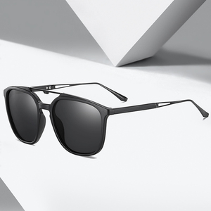 Prêt à expédier Nouveautés Lunettes de soleil personnalisées de haute qualité Lunettes de soleil polarisées pour femmes - Product Image 1