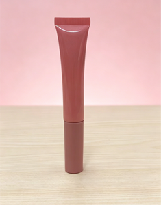 หลอด PE สีชมพูขนาด 15 มล. บรรจุภัณฑ์บลัชออนเหลวแบบเปล่า พร้อมหัวลูกกลิ้งโลหะ 4 ลูก สำหรับ OEM ขายส่ง บรรจุภัณฑ์บีบเครื่องสำอาง - Product Image 3