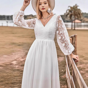 Vestido de Novia Blanco de Encaje con Cuello en V, Manga Larga con Volantes, Corte en A y Falda Amplia - Product Image 4