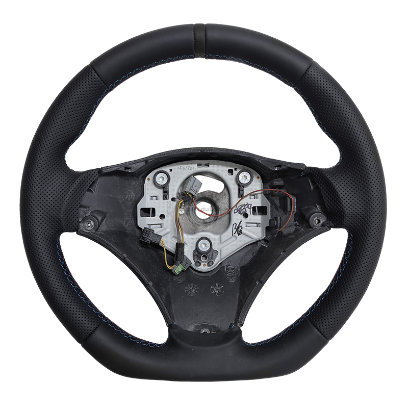 ชุด M + มีรูพาย + หนัง + ตะเข็บลายสีดำ