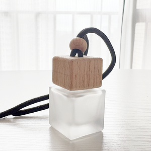 Juego de botellas de aceite esencial de vidrio coloreado de 8ml y 10ml, ambientador de ventilación de coche recargable y difusor de Perfume para el hogar con decoración colgante - Product Image 4