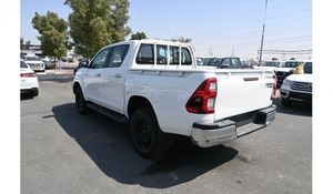 2018 para Hilux SUV Autocaravana FWD con Interior Oscuro, Volante a la Izquierda, Asientos de Tela, Transmisión Automática, Techo Solar - Product Image 3