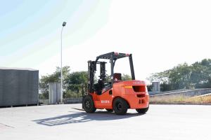 מלגזה דיזל הידראולית חדשה של ניסאן, 3 טון, עם מושב לנהג ורכיבים מרכזיים כלולים - Product Image 5