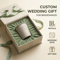 Taza de café estilo papel con letras grabadas y monograma, lista para enviar, regalo de boda para damas de honor, con cinta y caja de seda.