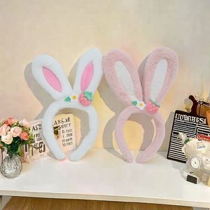 Diadema con Orejas de Conejo de Pascua para Niñas, Accesorios de Princesa para Niños, Orejas de Conejo, Lindas Flores de Fresa, Aro de Pelo de Felpa - Product Image 1