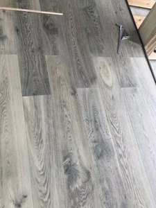 Suelo de roble europeo de Color gris oscuro <span class=keywords><strong>industrial</strong></span>, tablones anchos de ingeniería, suelo de madera dura, cambio químico, <span class=keywords><strong>parquet</strong></span> de madera - Product Image 4