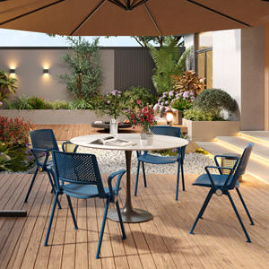 كراسي حديقة وشرفة بإطار معدني ومقعد بلاستيكي قابل للتكديس ومريح للاستخدام الخارجي في الشرفة والشاطئ والفناء وغرفة الطعام - Product Image 1