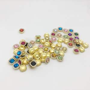 SINRONG doble capa 13*13mm Placa de flores acrílicas grasa cuadrada máquina de fondo de plástico impresión/pegado para zapatos bolsas de ropa - Product Image 2