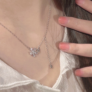 Collana girocollo con ciondolo a forma di farfalla floreale per donna, gioielli alla moda, regalo per l'uso quotidiano - Product Image 3