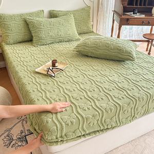 Venta al por mayor Bedtop <span class=keywords><strong>de</strong></span> una sola pieza invierno Coral terciopelo reforzado con bridas Tuff cubierta protectora antideslizante tallado terciopelo sábana - Product Image 5