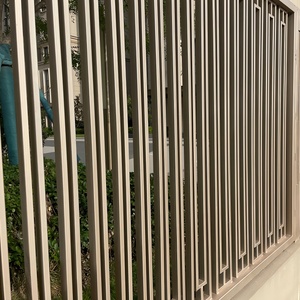 Panneaux de clôture en acier galvanisé <span class=keywords><strong>noir</strong></span> <span class=keywords><strong>anti</strong></span>-corrosion, revêtement poudré, 6 pieds, 8 pieds, fabrication - Product Image 3