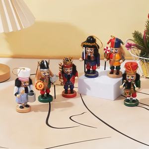 Décoration de table et d'étagère de Noël Pafu Décoration de marionnettes de vacances lumineuses et festives 6PCS <span class=keywords><strong>Casse</strong></span>-noisettes de Noël en bois à collectionner - Product Image 1