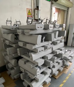 698-2700MHz WiFi/WiLAN 기지국 안테나 12dBi 4*n 암형 2*45 수직 편파 지향성 스테인리스 스틸 IP65 베이스 - Product Image 4