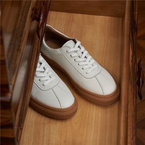 Chaussures d'été pour hommes en cuir de vachette véritable première couche, semelle souple respirante, baskets blanches à semelle extérieure en caoutchouc, bout carré patchwork, à lacets - Product Image 2