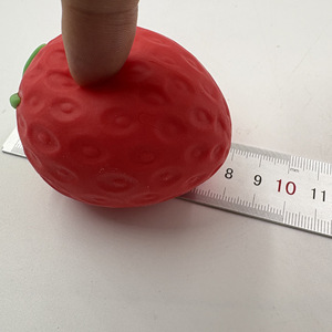 Juguete Sensorial de Fresa Roja Realista y Adorable, Suave, de Rebote Lento, Simulación de Fruta, Juguete Antiestrés para Divertirse - Product Image 6